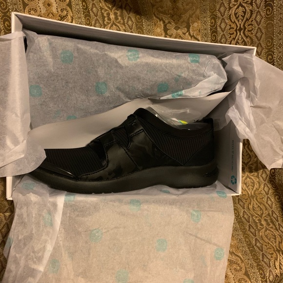 New With Tags BZEES Anytime Black Camo Slip On Cloud Cushion Shoes Size 9.5 M - Picture 5 of 11